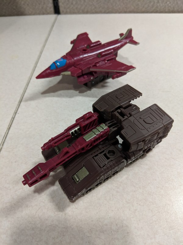 Transformers Siege Skytread Duocon Flywheels First In Hand Photos 06 (6 of 9)